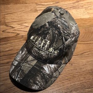 Camo head lamp hat.
